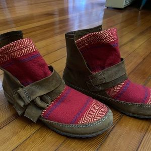 Adorable Sorel booties